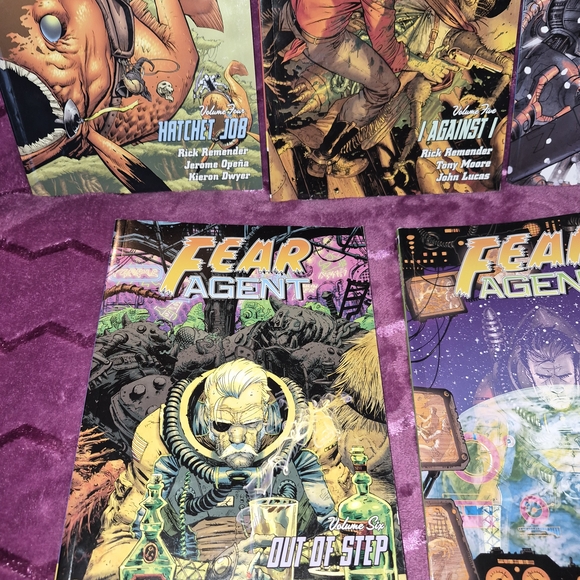 Fear Agent Comic Book Collection - Picture 3 of 8